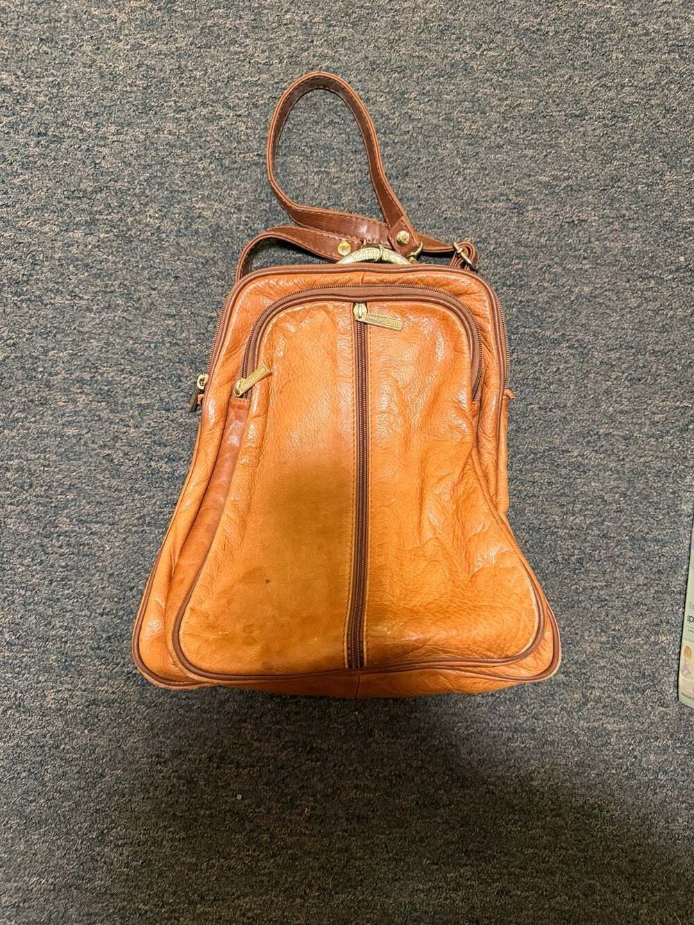 Vintage Valentino di Paolo Italian Tan Leather Convertible Backpack Shoulder Bag